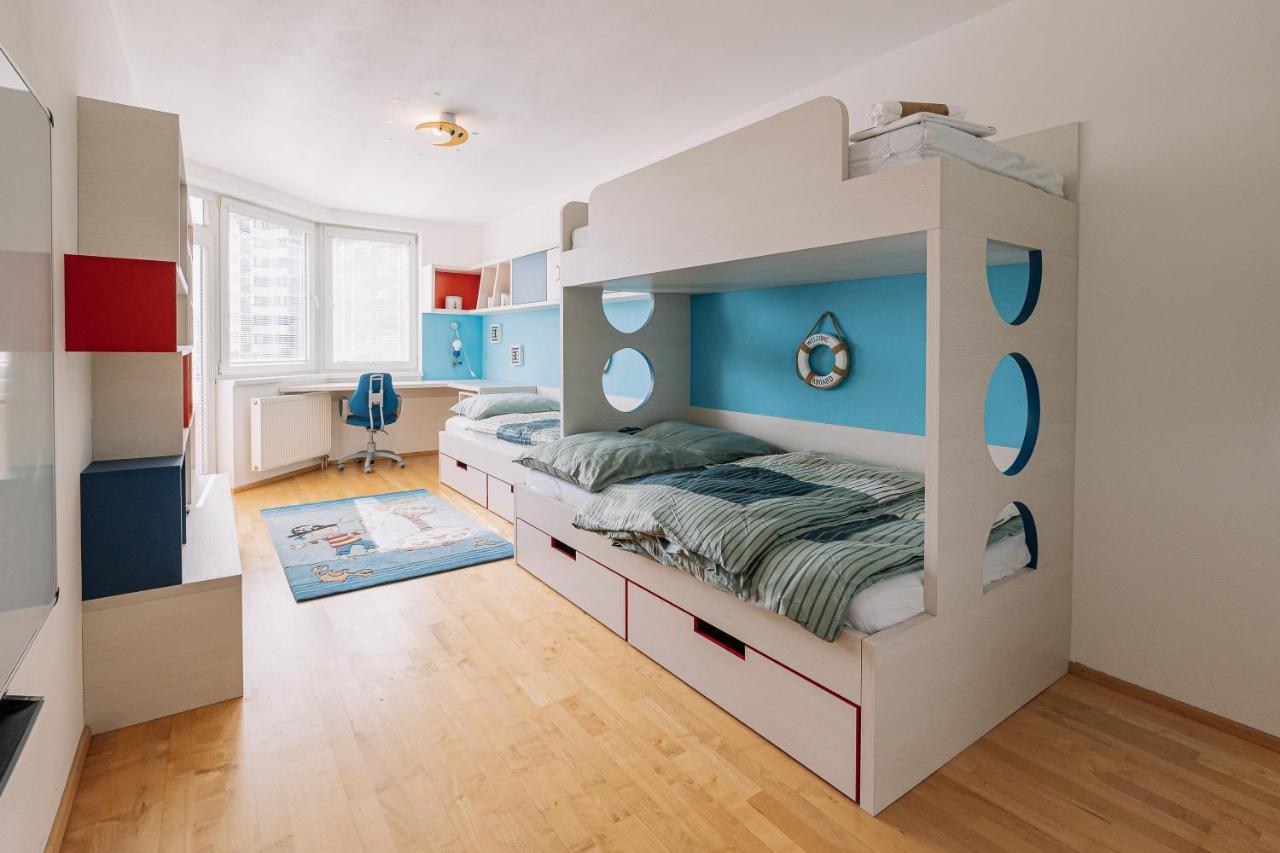 Apartment Family Bratislava Parking Slot Included! المظهر الخارجي الصورة