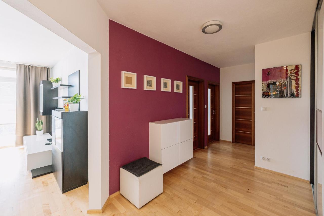 Apartment Family Bratislava Parking Slot Included! المظهر الخارجي الصورة